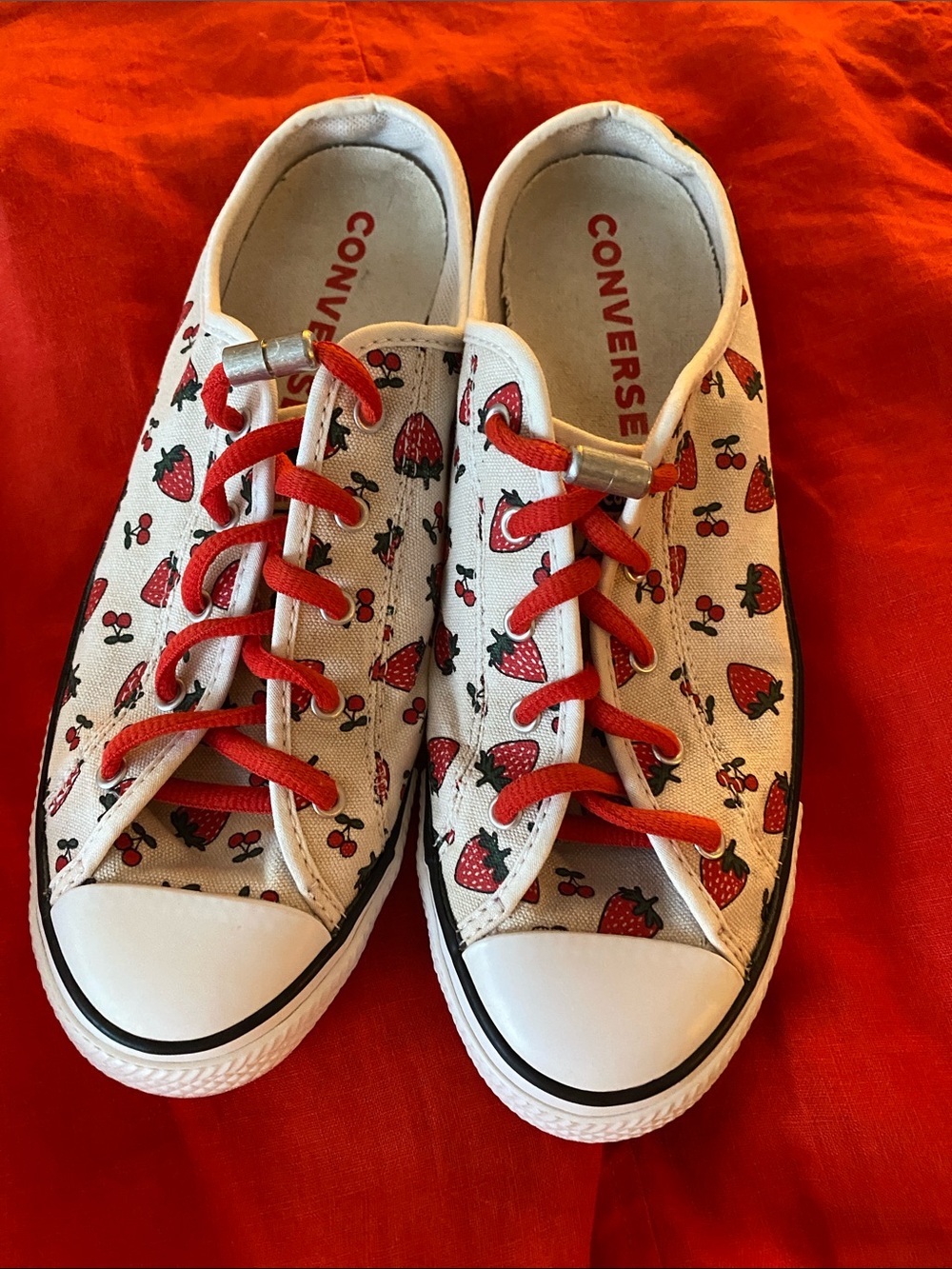 Converse Big Kids Strawberry Print Low-Top Mule Sneakers in White and Red